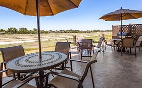 Best Western Plus Overland Inn